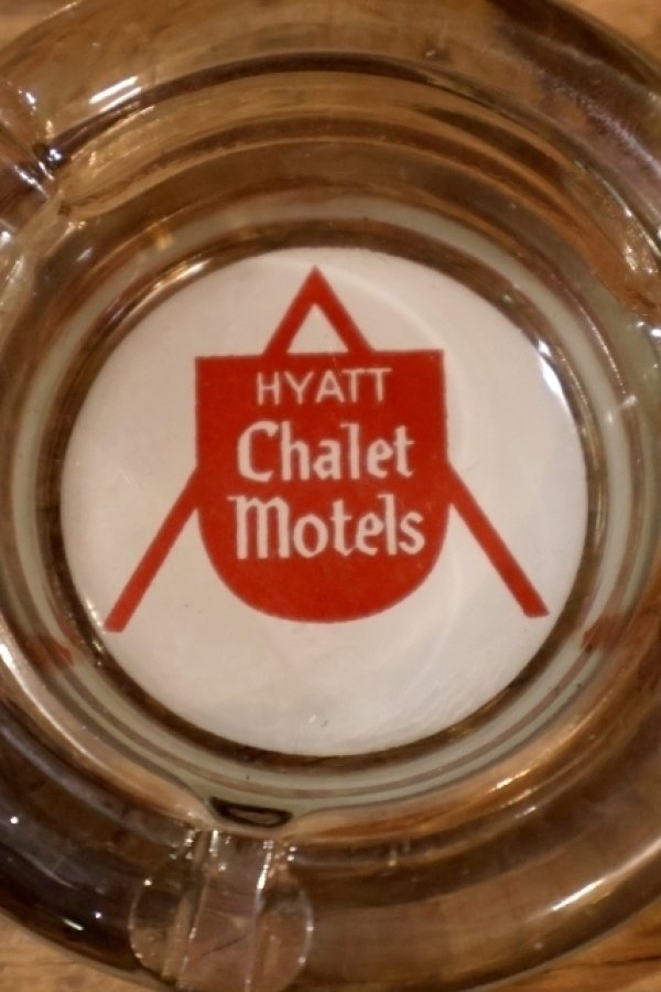 画像1: dp-260204-60 HYATT Chalet Motel VINTAGE GLASS ASHTRAY