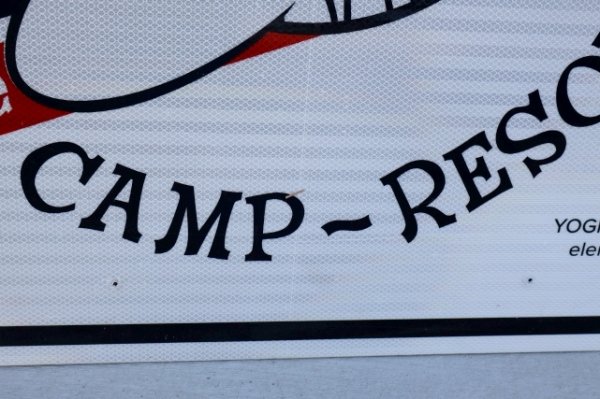 画像11: ct-260204-08 【店頭ピックのみ・発送不可】Yogi Bear's JELLYSTONE PARK CAMP-RESORT ROAD SIGN