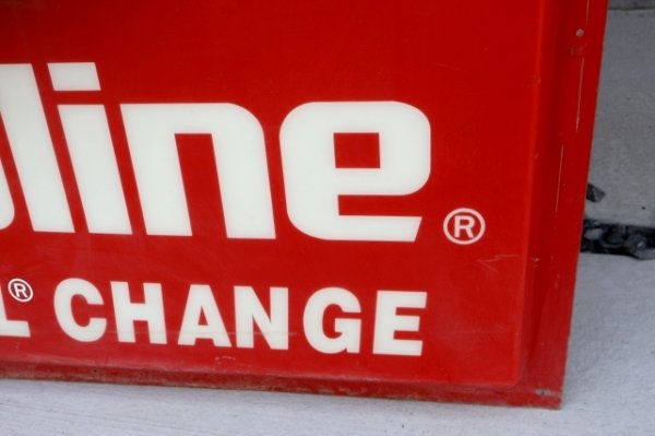 画像7: dp-260417-04 【※店頭ピックのみ】Valvoline 2000's 3-D Large Sign