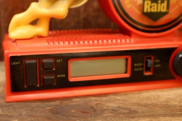 画像4: ct-260401-54 S.C. JOHNSON & SON / Raid Bug 1980's Digital Alarm Clock and Radio
