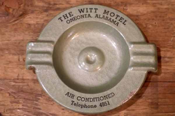 画像1: dp-260204-60 1950's Metal Ashtray "THE WITT MOTEL"