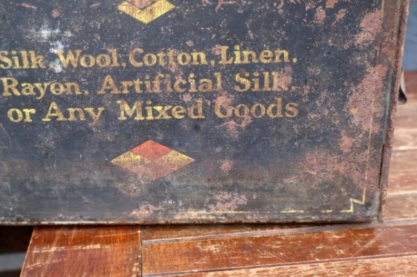 画像5: dp-260501-01 Wells & Richardson Company, Inc. 1920's DIAMOND DYES METAL CABINET