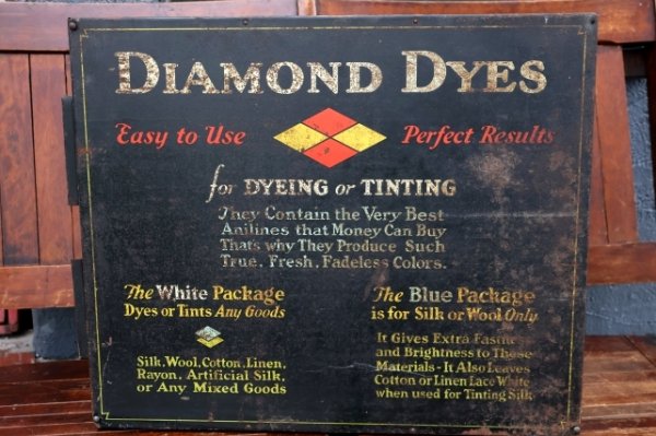 画像9: dp-260501-01 Wells & Richardson Company, Inc. 1920's DIAMOND DYES METAL CABINET