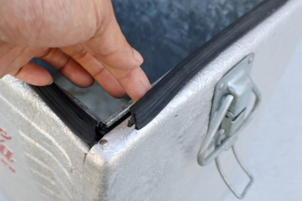 画像15: dp-260325-05 Coca-Cola 1950's-1960's Aluminum Cooler Box