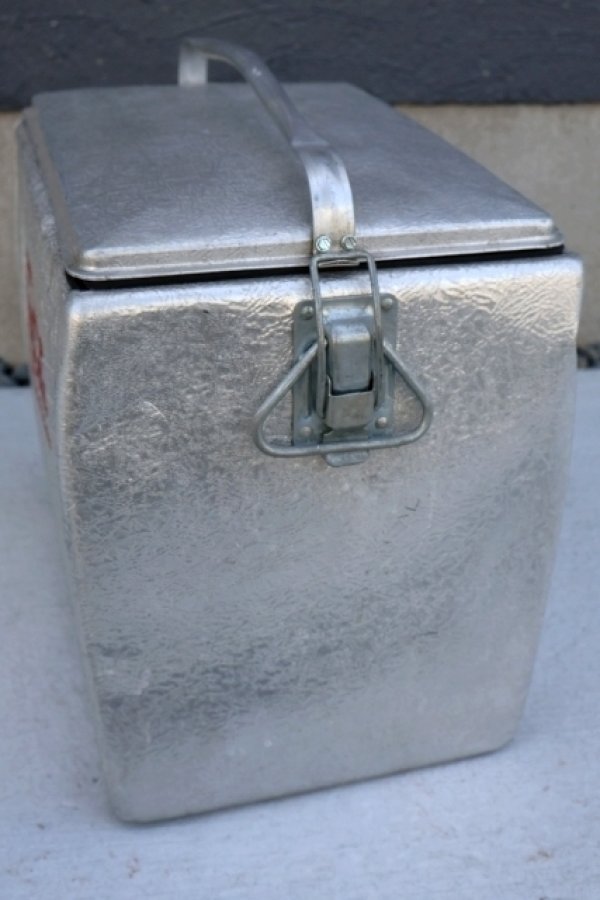 画像10: dp-260325-05 Coca-Cola 1950's-1960's Aluminum Cooler Box