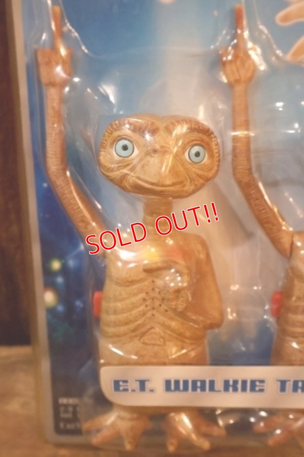 画像2: ct-260322-03 E.T. / COLUMBIA 2002 TOYS “Я” US Exclusively E.T. WALKIE TALKIES