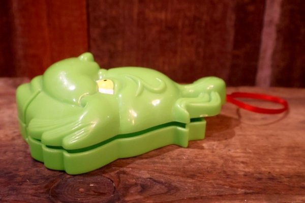 画像2: ct-250205-01 Grinch / How the Grinch Stole Christmas 2000 Wendy's Kid's Meal Toy "Grinch Sticker Dispenser"