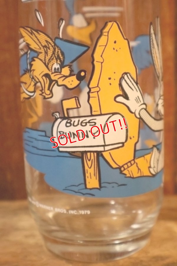 画像4: gs-260601-02 Bugs Bunny, Road Runner & Wile E. Coyote / PEPSI 1979 Collector Series Glass