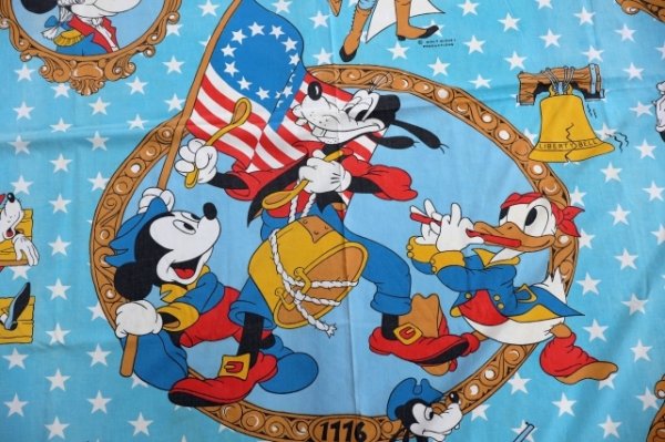 画像2: ct-241008-26 Walt Disney Characters / 1970's "The United States Bicentennial 1776-1976" Flat Sheet (Twin)