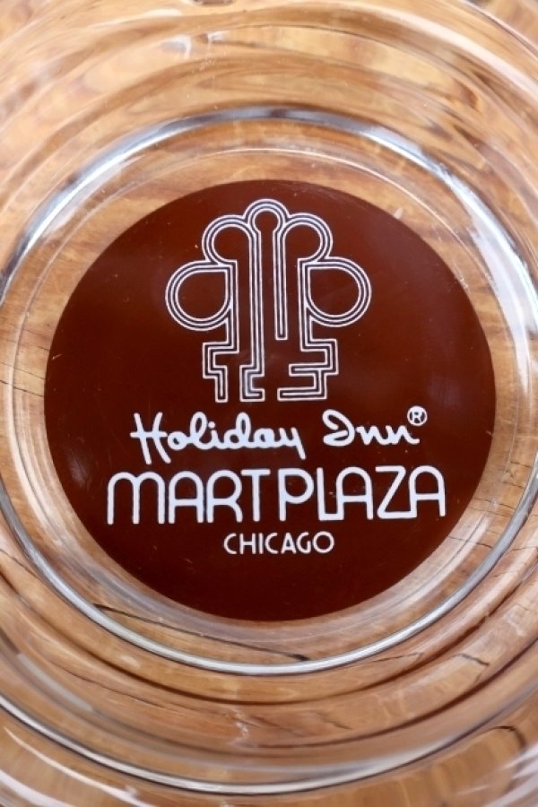 画像1: dp-260204-60 Holiday Inn MART PLAZA CHICAGO GLASS ASHTRAY