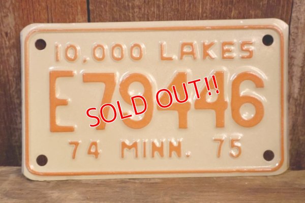 画像1: dp-230601-21 Motorcycle License Plate 1974-1975 Minnesota