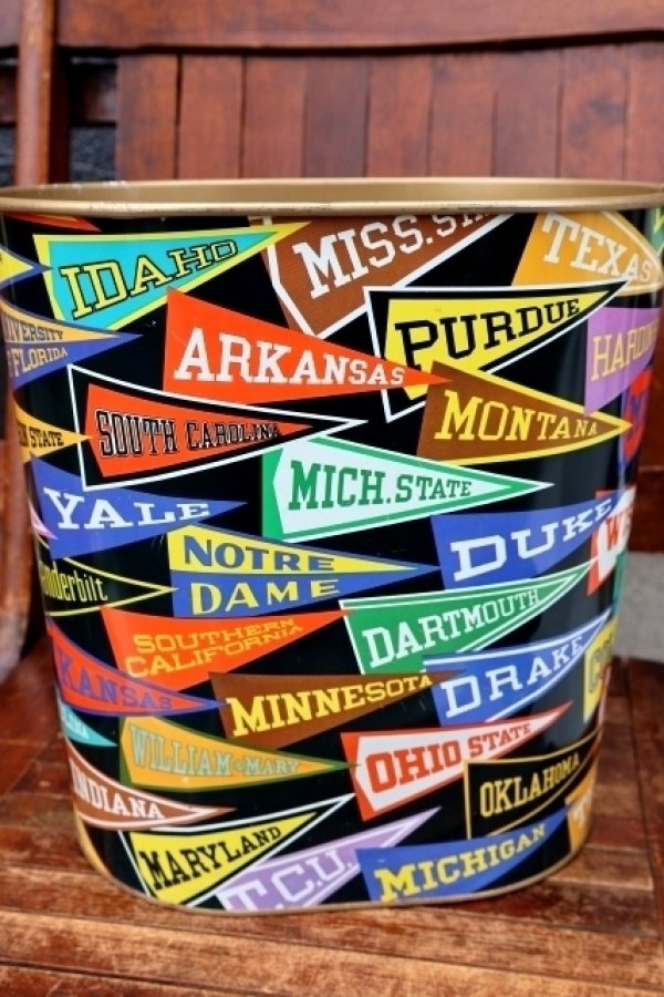 画像2: dp-260601-02 Decoware 1960's COLLEGE PENNANT TRASH CAN