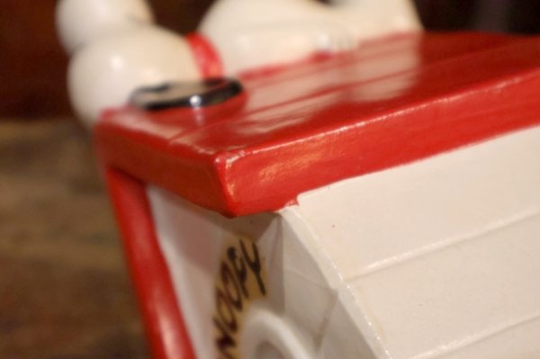 画像10: ct-260801-02 Snoopy / Determined 1970's Coin Bank "Snoopy House"