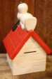 画像4: ct-260801-02 Snoopy / Determined 1970's Coin Bank "Snoopy House" (4)