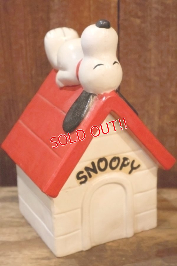 画像2: ct-260801-02 Snoopy / Determined 1970's Coin Bank "Snoopy House"
