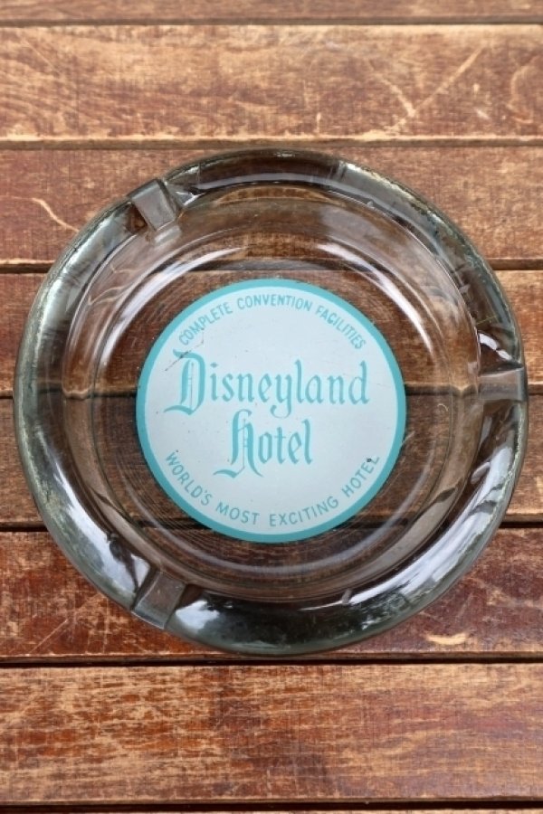 画像2: gt-250618-07 Disneyland Hotel / 1960's-1970's Glass Ashtray