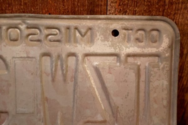 画像7: dp-250205-21 License Plate 1980's MISSOURI "TZW 327"