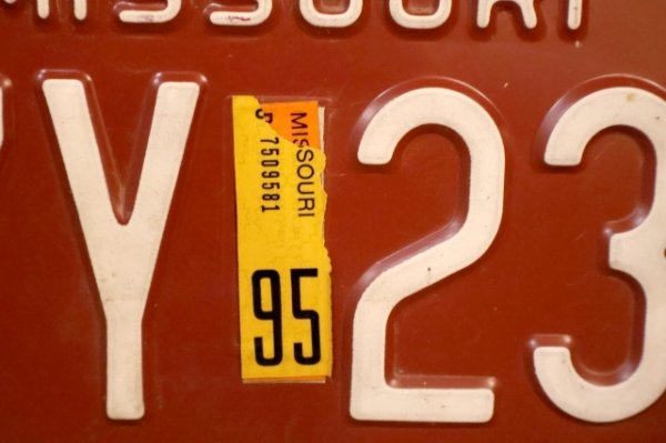 画像3: dp-250205-21 License Plate 1980's MISSOURI "P7Y 233"