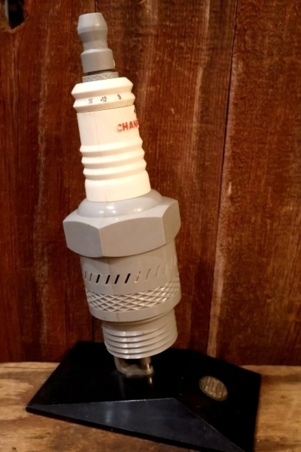画像6: dp-210401-06 CHAMPION SPARK PLUGS / 1970's AM RADIO