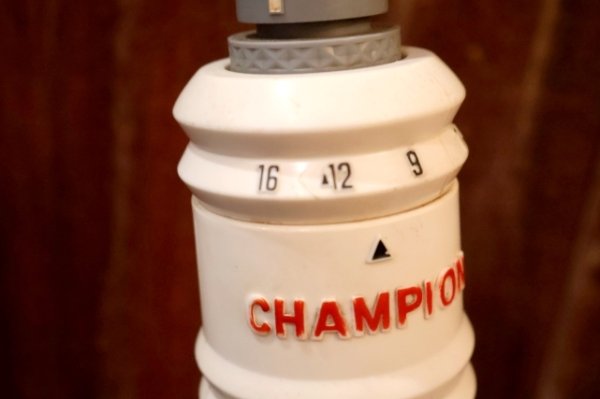 画像8: dp-210401-06 CHAMPION SPARK PLUGS / 1970's AM RADIO