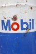 画像2: dp-260901-39 Mobil 1970's 5 U.S. GALLONS MOTOR OIL CAN (2)