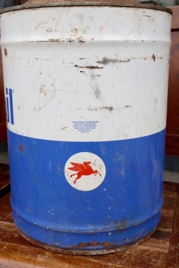 画像4: dp-260901-39 Mobil 1970's 5 U.S. GALLONS MOTOR OIL CAN