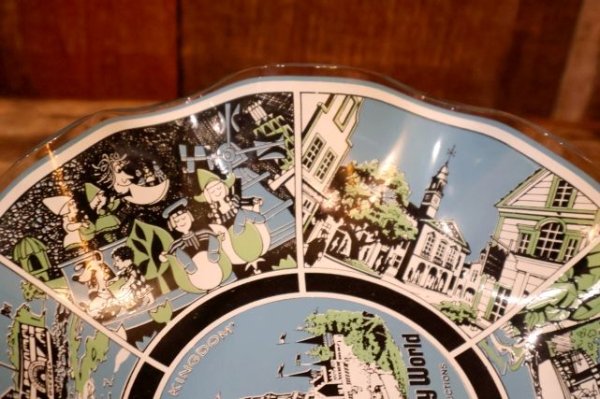画像4: ct-261001-03 Walt Disney World / The Magic Kingdom 1970's Souvenir Glass Tray