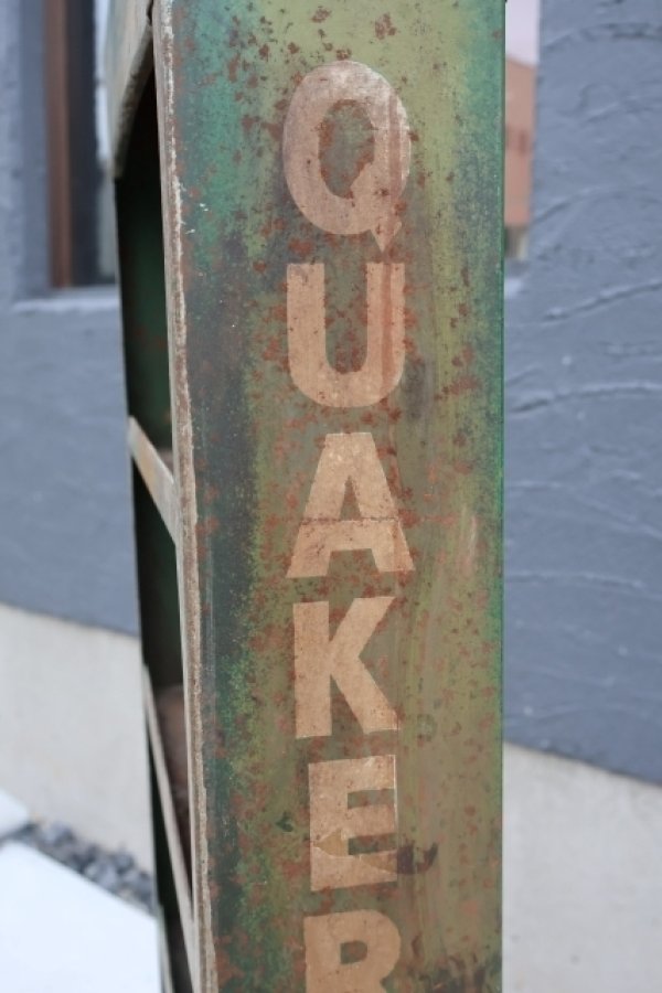 画像3: dp-260901-15 QUAKER STATE MOTOR OIL 1950's ONE U.S. QUART CAN DISPLAY RACK