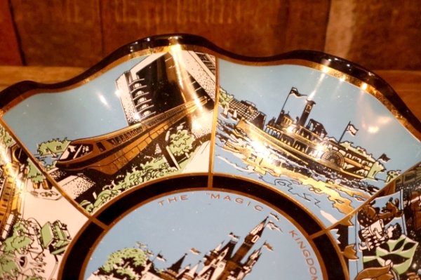 画像4: ct-261001-02 Walt Disney World / The Magic Kingdom 1970's Souvenir Glass Tray