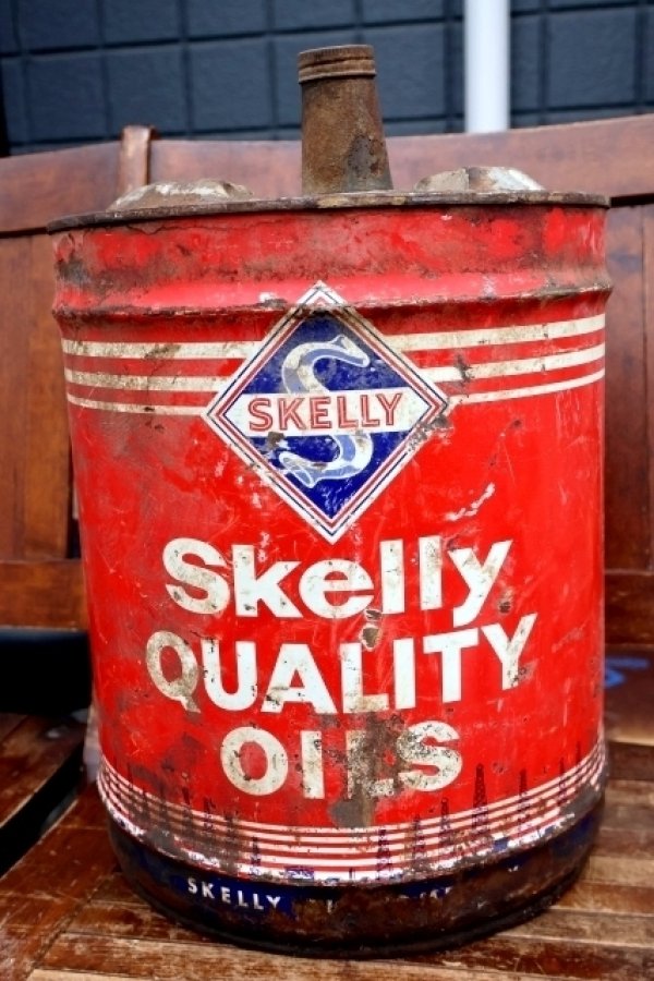 画像1: dp-260901-41 Skelly QUALITY OILS 5 U.S. GALLONS OIL CAN