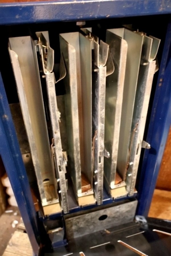 画像11: dp-260801-25 U.S. STAMPS / 1960's SHIPMAN MFG. CO. VENDING MACHINE