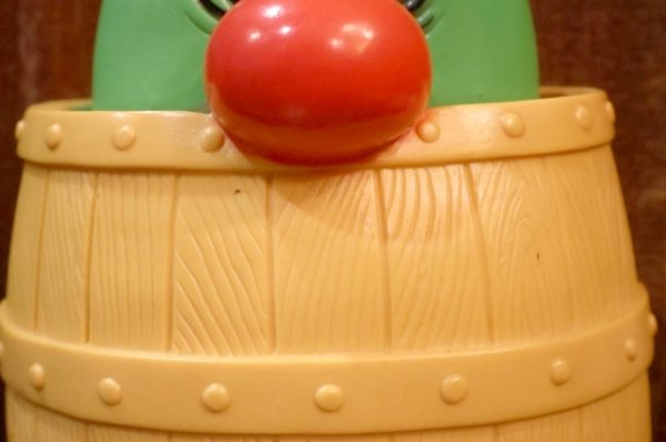 画像3: ct-261014-20 NEW YORK VINYL PROD 1971 Kilroy Peek-a-Boo Barrel Coin Bank