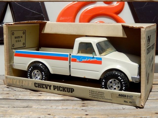 nylint pickup truck