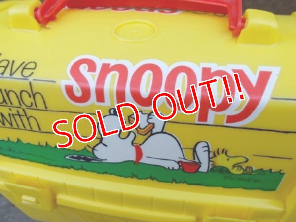 画像2: ct-121107-06 Snoopy / Thermos 70's-80's Lunchbox