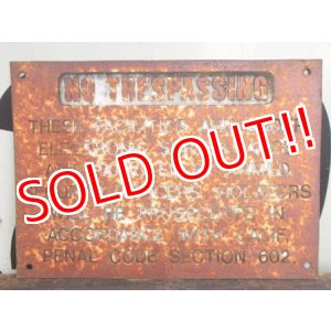 画像: dp-120705-40 Vintage Steel Sign "NO TRESPASSING"