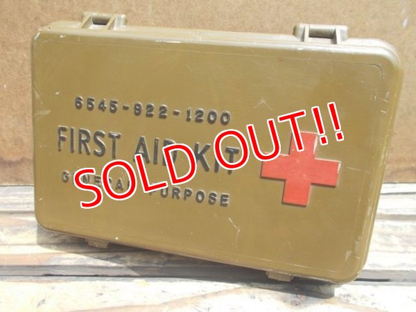 画像1: dp-130625-05  US ARMY 70's FIRST AID Kit