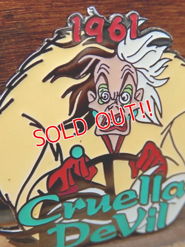 画像2: pb-707-03 Countdown to the Mikkennium / Cruella de Vile Pins