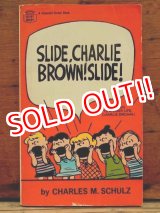 画像: bk-1001-06 PEANUTS / 1968 Comic "SLIDE,CHARLIE BROWN! SLIDE!"
