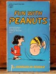 画像1: bk-1001-18 PEANUTS / 1968 Comic "FUN WITH PEANUTS"