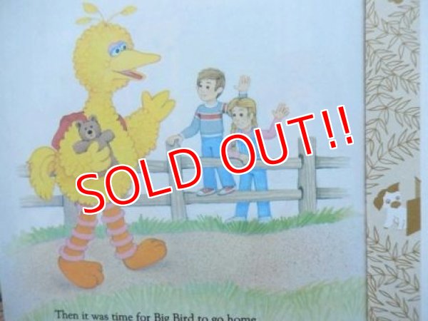 画像5: bk-130607-08 Sesame Street BIG BIRD'S DAY ON THE FARM / 80's Little Golden Books