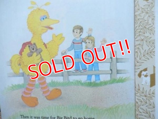 画像5: bk-130607-08 Sesame Street BIG BIRD'S DAY ON THE FARM / 80's Little Golden Books