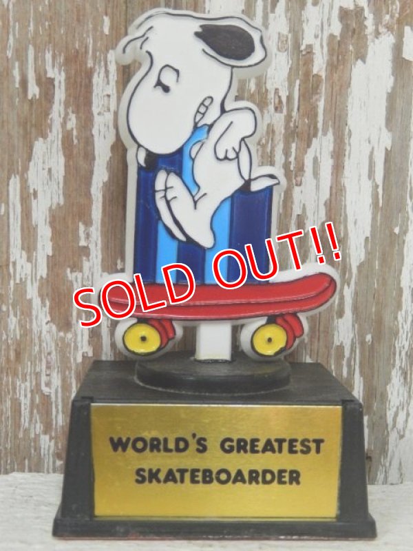 画像1: ct-140510-08 Snoopy / AVIVA 70's Trophy "World's Greatest Skateborder"