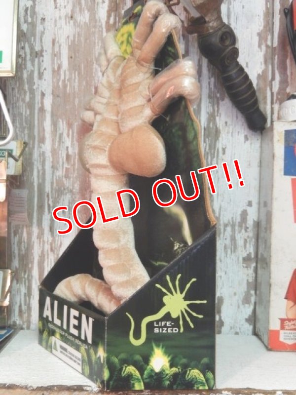 画像4: ct-140724-01 Alien / 2004 Facehugger Life-sized Plush Doll