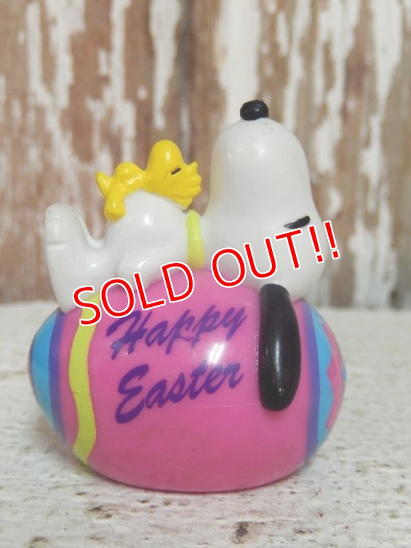 画像1: ct-140909-21 Snoopy / Whitman's 1998 PVC Pink Easter Egg 