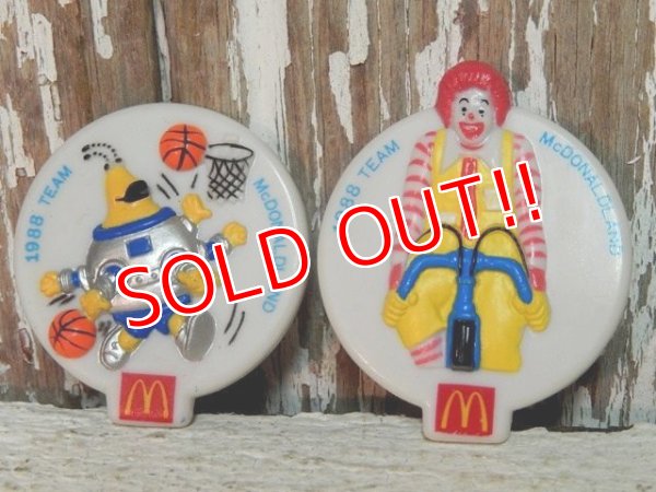 画像1: ct-141001-21 McDonald's / 1988 Ronald McDonald & Cosmc Plastic Clip Badge 2p set