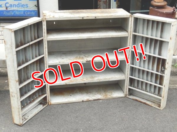 画像2: dp-141001-02 BORG WARNER / Vintage Metal Cabinet