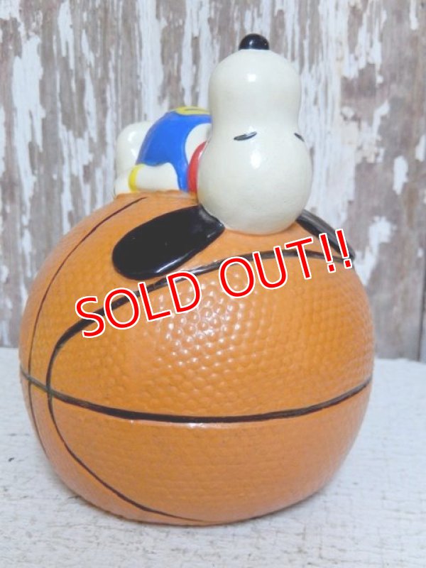 画像3: ct-150701-17 Snoopy / Determined 1976 Bank "Basketball"