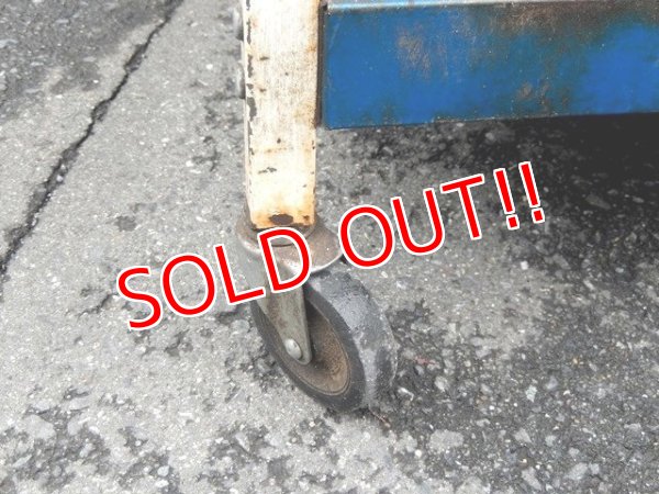 画像9: dp-160401-35 BRIGGS & STRATTON / Vintage Metal Oil Display Shelf