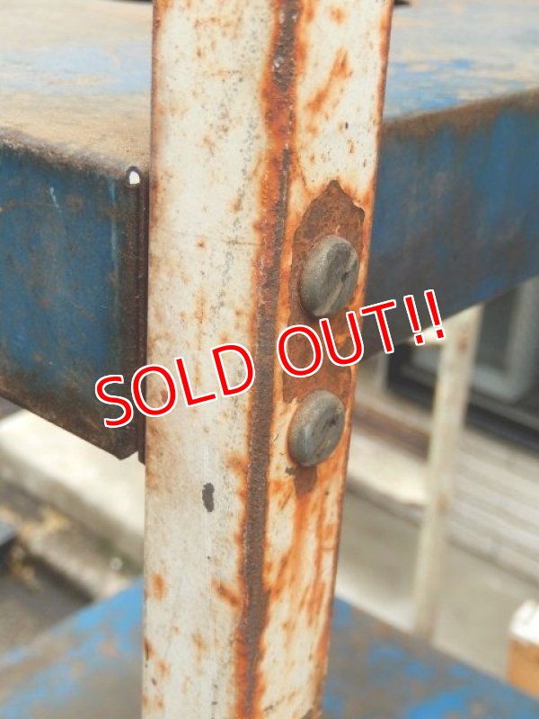 画像8: dp-160401-35 BRIGGS & STRATTON / Vintage Metal Oil Display Shelf