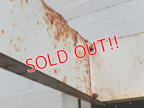 画像10: dp-160401-35 BRIGGS & STRATTON / Vintage Metal Oil Display Shelf